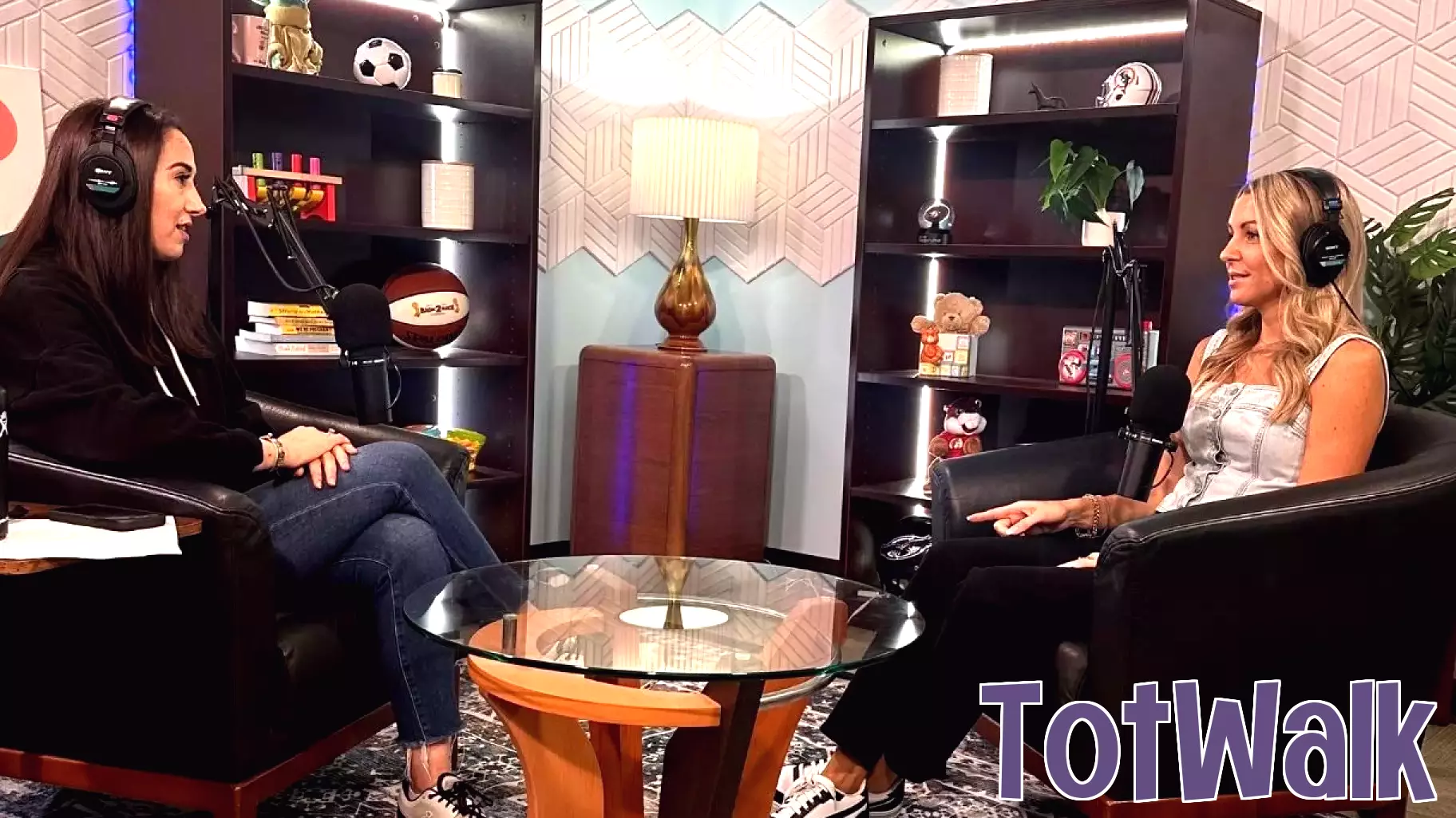 Meet Kyrie Davidson: A Supermom Navigating Life with Two Sets of Twins