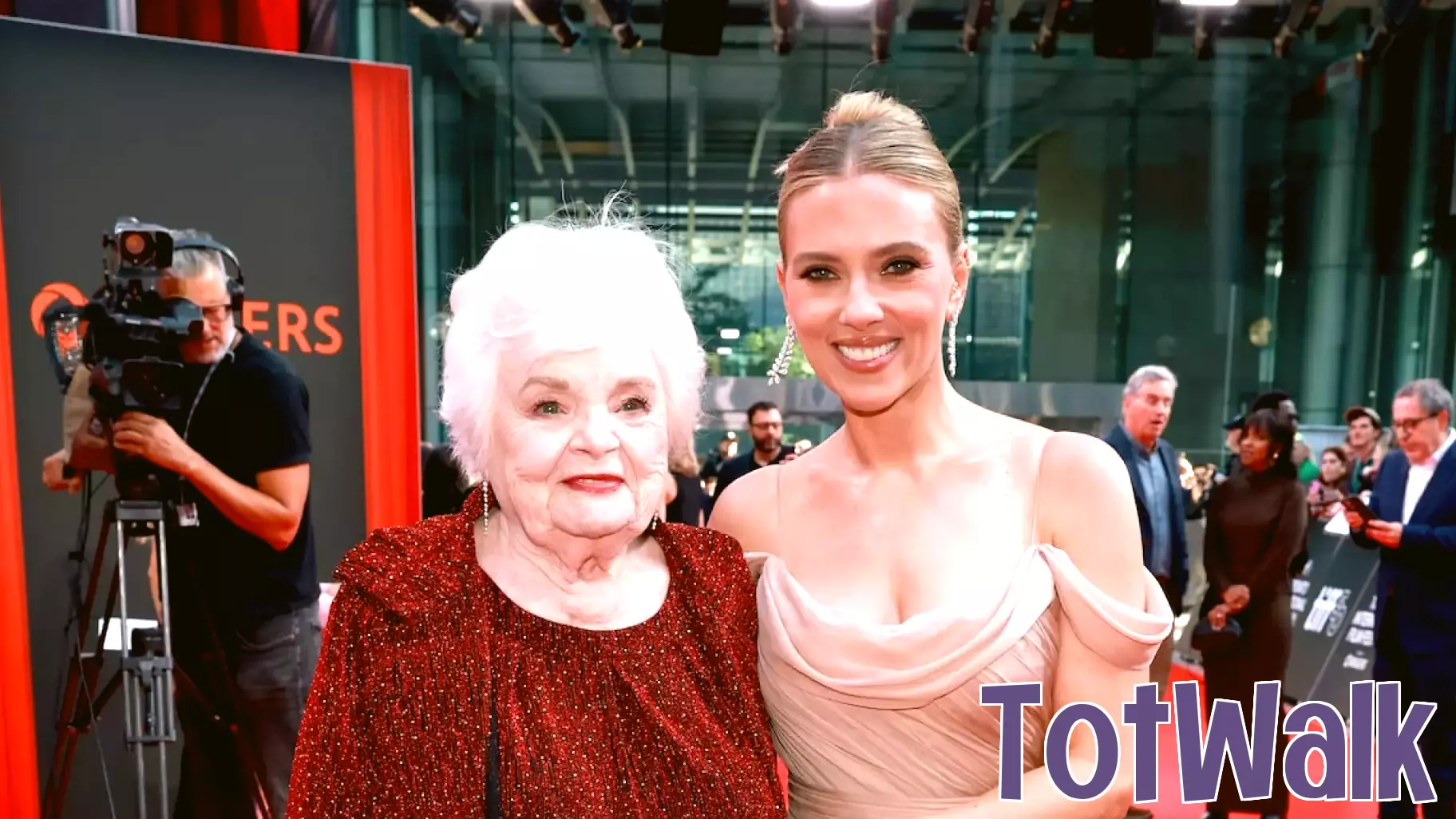 Scarlett Johansson and June Squibb Discuss Their New Film